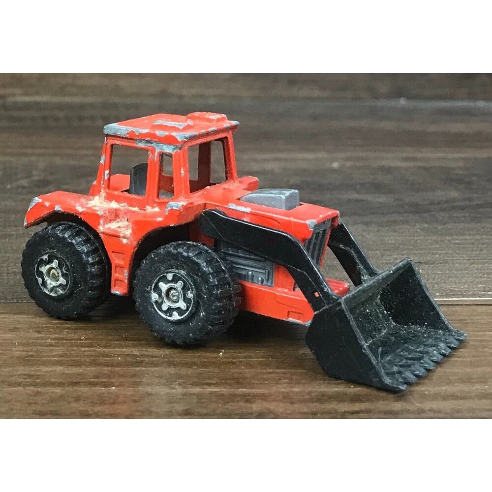 1976 Vintage Matchbox Superfast No. 29 Tractor Shovel Diecast Car